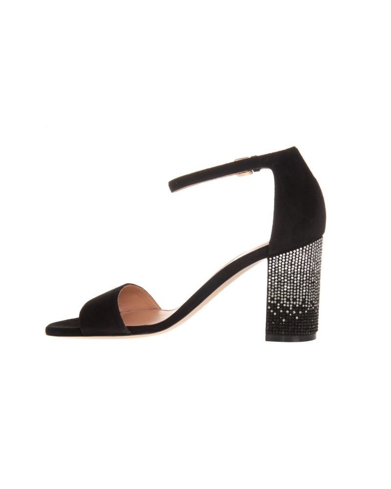 Czarne zamszowe sandały damskie