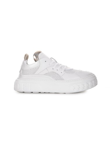 Białe skórzane sneakersy