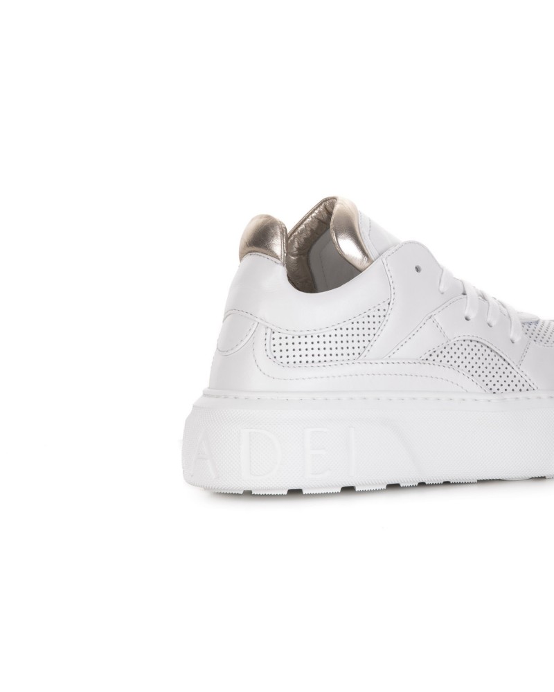 Białe skórzane sneakersy Białe skórzane sneakersy