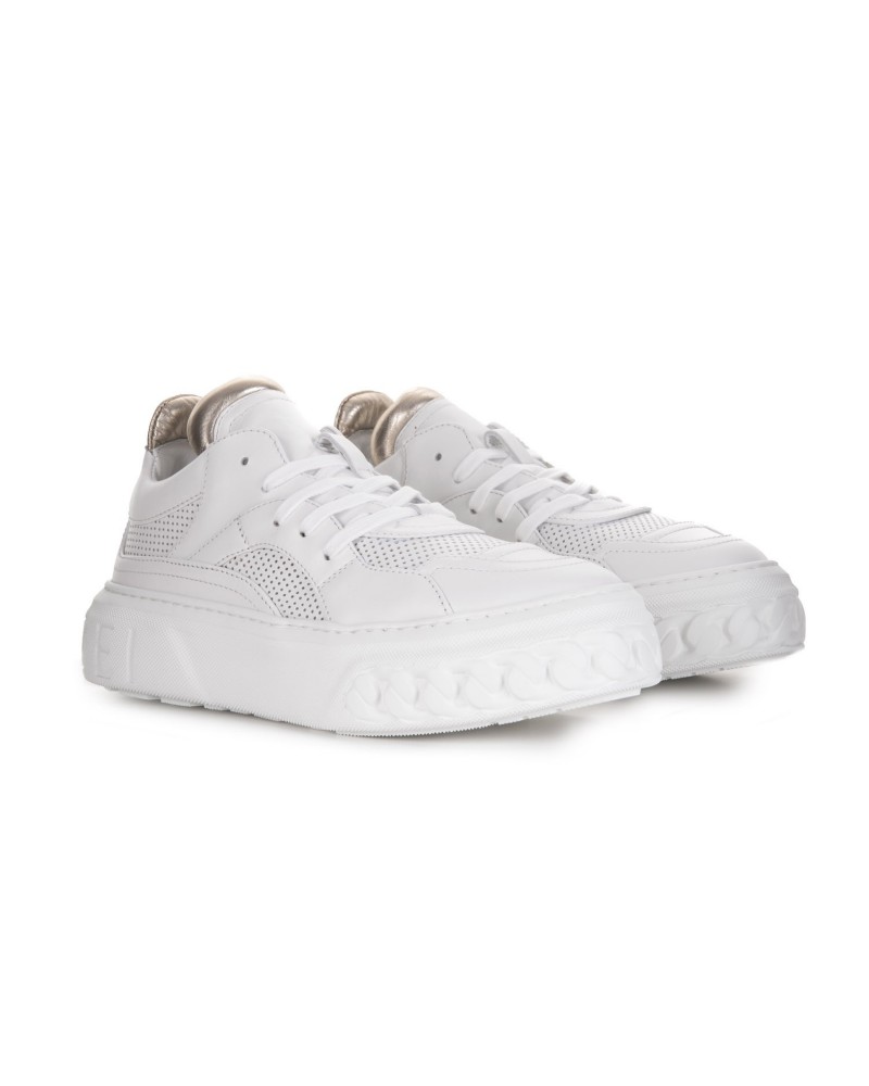 Białe skórzane sneakersy Białe skórzane sneakersy
