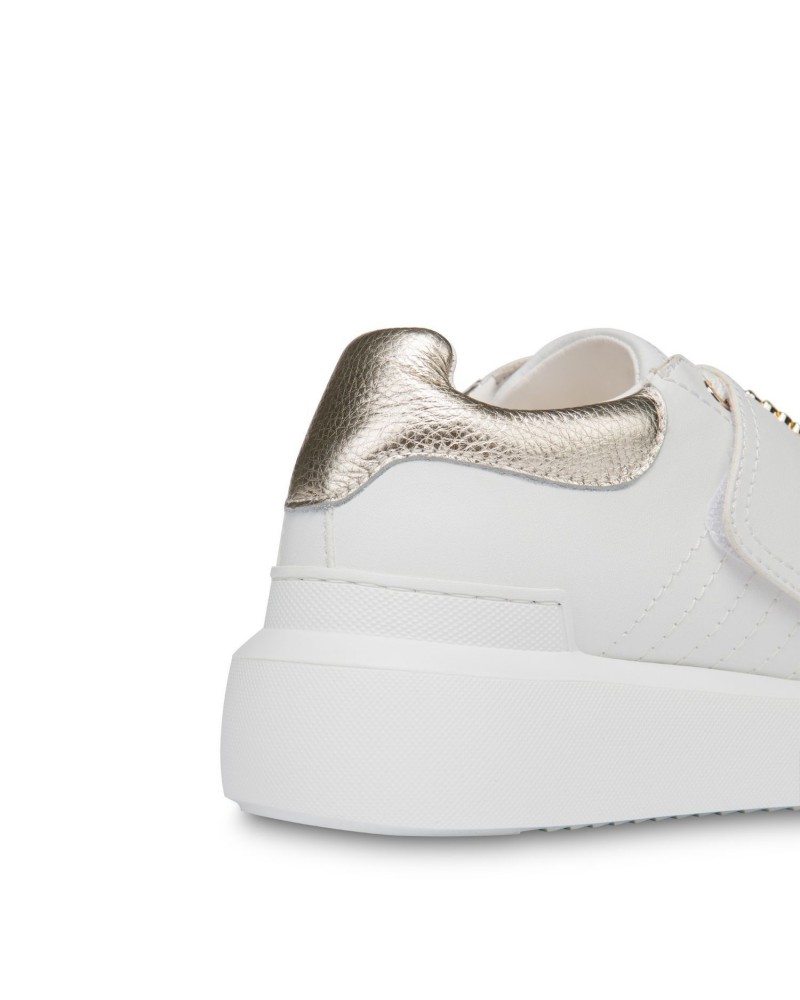 Białe skórzane sneakersy Białe skórzane sneakersy