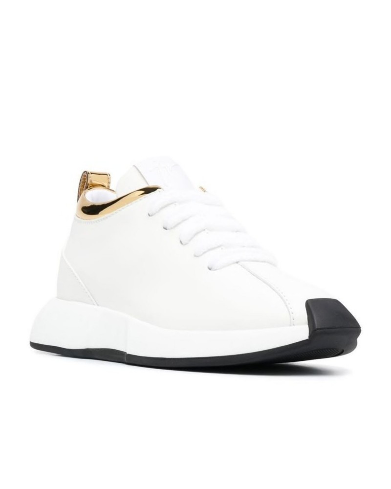 Białe skórzane sneakersy