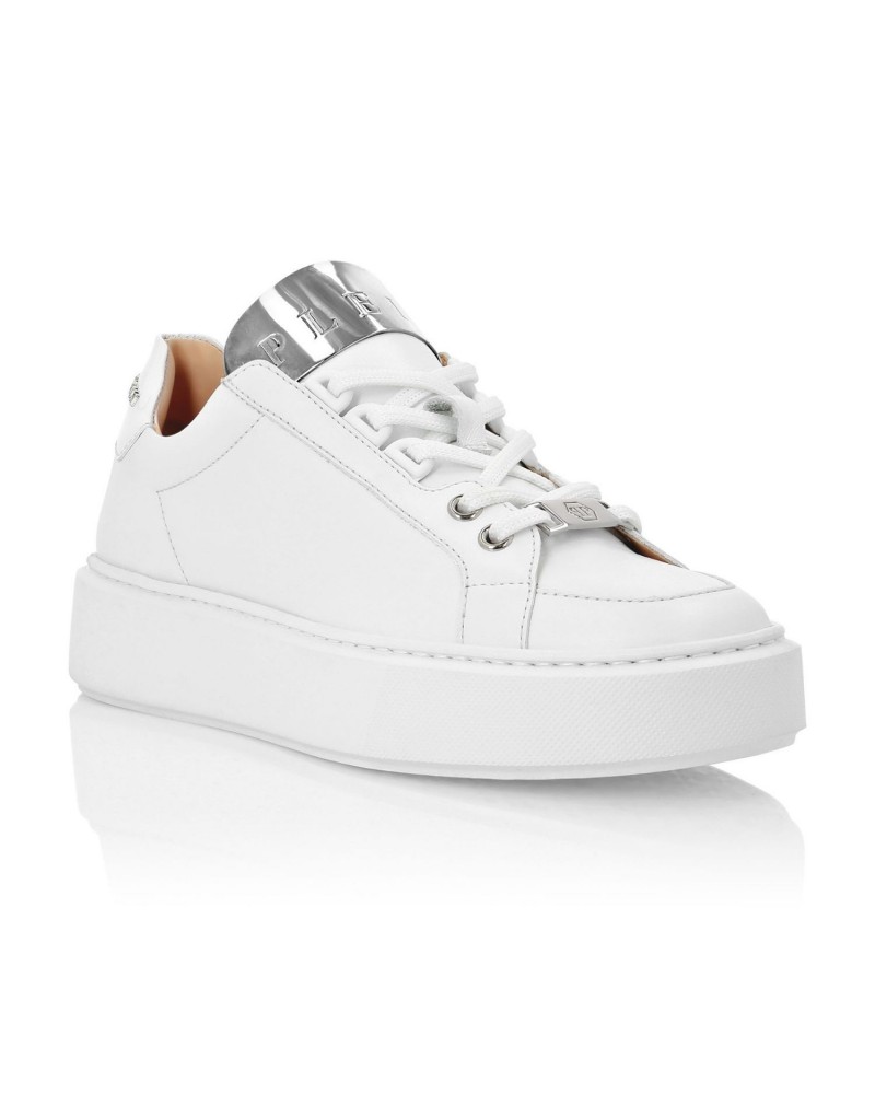 Białe skórzane sneakersy Białe skórzane sneakersy