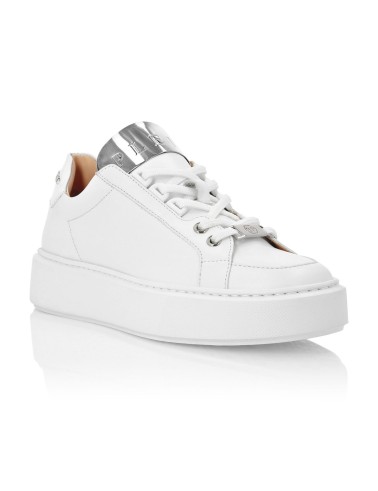 Białe skórzane sneakersy