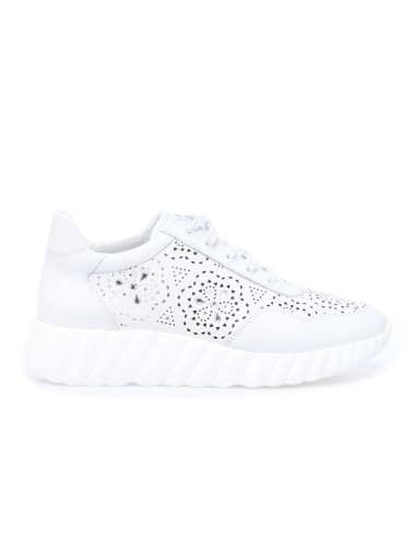 Białe skórzane sneakersy na podeszwie 4 cm
