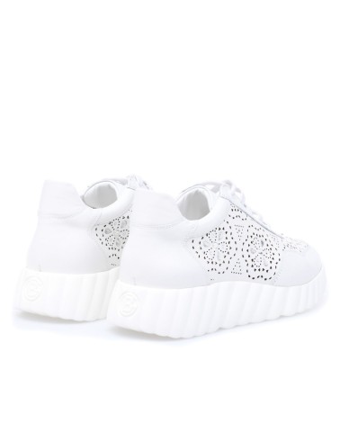 Białe skórzane sneakersy na podeszwie 4 cm