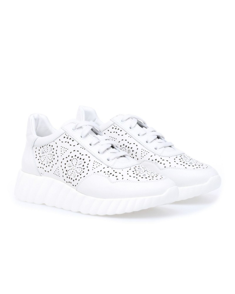 Białe skórzane sneakersy na podeszwie 4 cm Białe skórzane sneakersy na podeszwie 4 cm