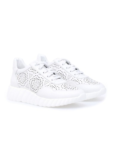 Białe skórzane sneakersy na podeszwie 4 cm