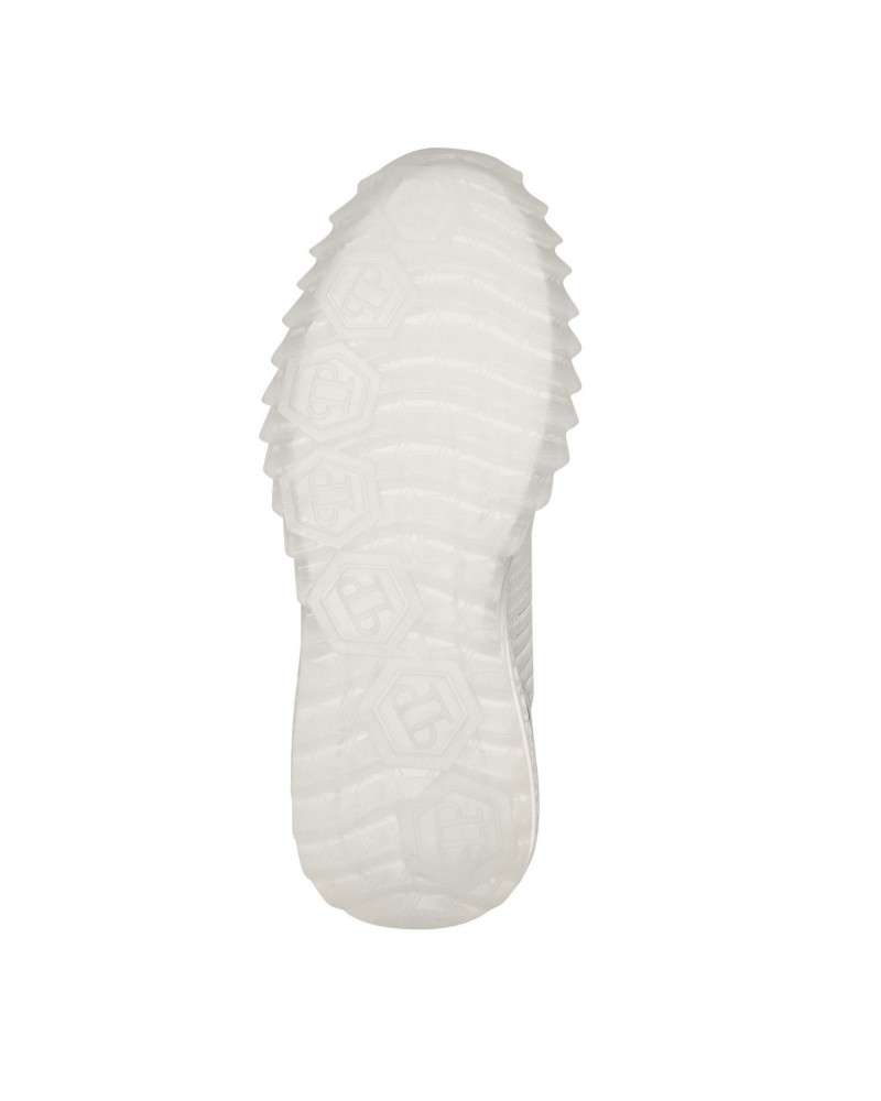 Białe sneakersy