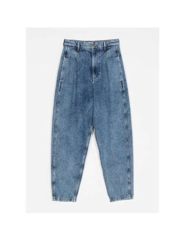 Niebieskie jeansy