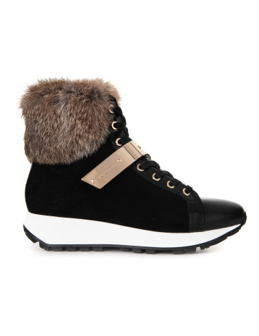 Czarne zamszowe sneakersy