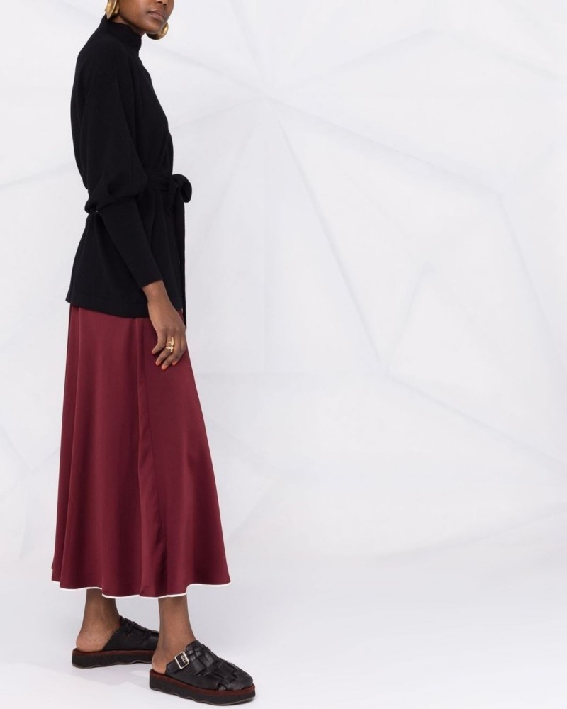 Czarny sweter