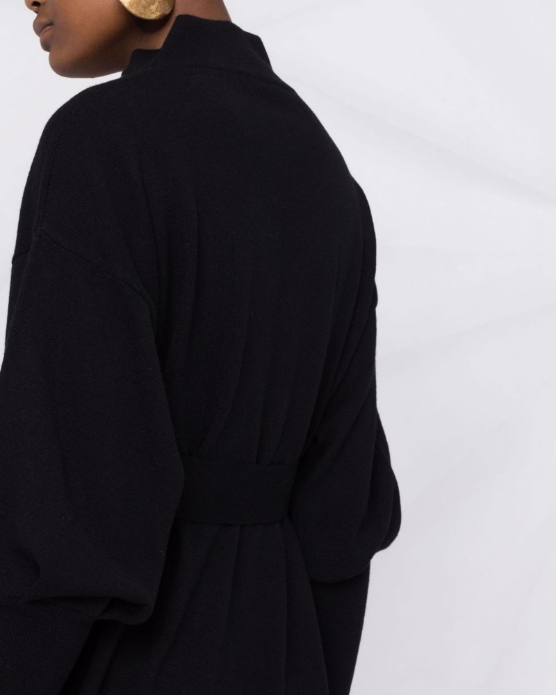 Czarny sweter