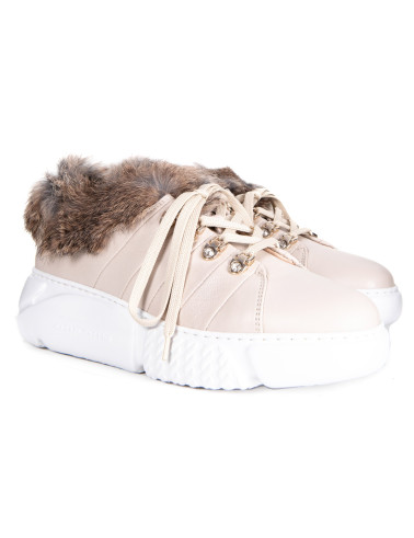 Beżowe skórzane sneakersy z futerkiem