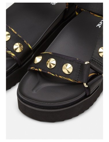 sandaly-z-dzetami-versace-jeans-couture-72va3Sm2-899