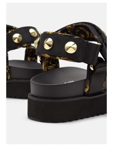 sandaly-z-dzetami-versace-jeans-couture-72va3Sm2-899