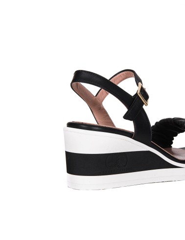 sandaly-na-koturnie-cesare-casadei-20706pnapp0000r