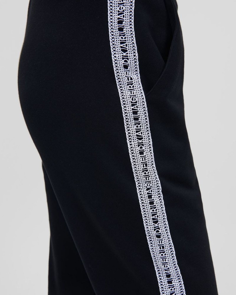 czarne-spodnie-dresowe-karl-lagerfeld-221w1054-999