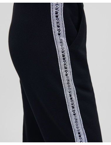 czarne-spodnie-dresowe-karl-lagerfeld-221w1054-999