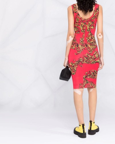 sukienka-mini-czerwona-versace-jeans-couture-72hao946-g53