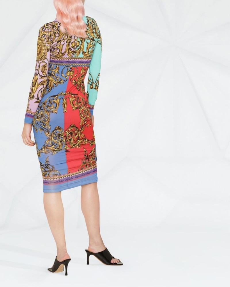 sukienka-midi-w-print-versace-jeans-couture-72hao9a8-gm4 sukienka-midi-w-print-versace-jeans-couture-72hao9a8-gm4