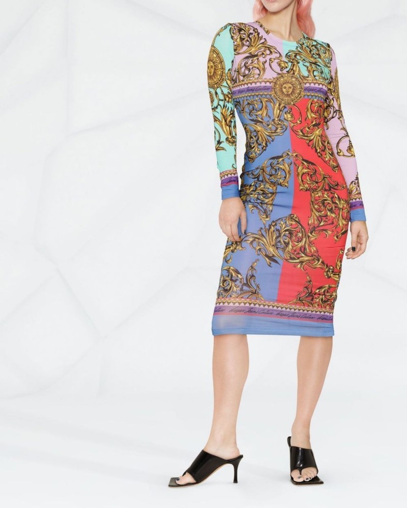 sukienka-midi-w-print-versace-jeans-couture-72hao9a8-gm4 sukienka-midi-w-print-versace-jeans-couture-72hao9a8-gm4
