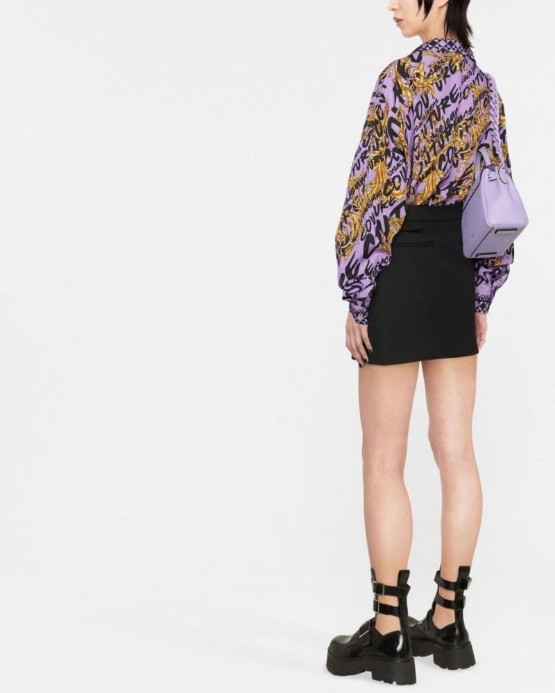 fioletowa-bluzka-w-print-versace-jeans-couture-73hal2b1na175g31 fioletowa-bluzka-w-print-versace-jeans-couture-73hal2b1na175g31