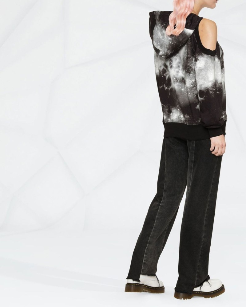 bluza-z-nadrukiem-versace-jeans-couture-73hai311fs047m89 bluza-z-nadrukiem-versace-jeans-couture-73hai311fs047m89