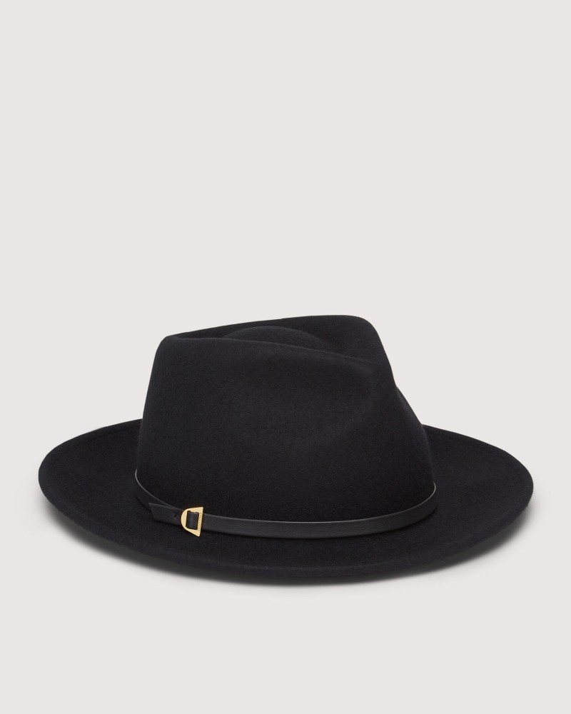czarny-kapelusz-carin-coccinelle-e7my3270201-001