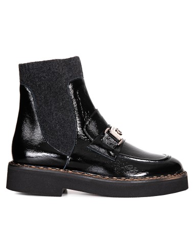 lakierowane-botki-z-elastycznym-materialem-cesare-casadei-25617lnplk0090c