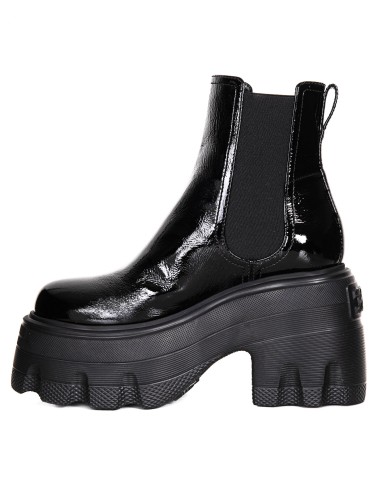lakierowane-botki-na-wysokiej-podeszwie-casadei-2r361z070nt9000