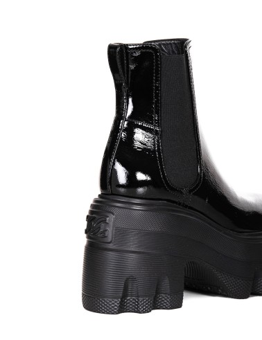lakierowane-botki-na-wysokiej-podeszwie-casadei-2r361z070nt9000
