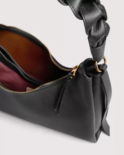 czarna-torebka-skorzana-coccinelle-e1m50130301-613