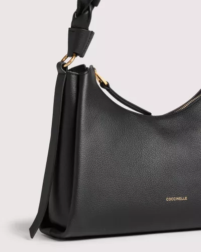 czarna-torebka-skorzana-coccinelle-e1m50130301-613