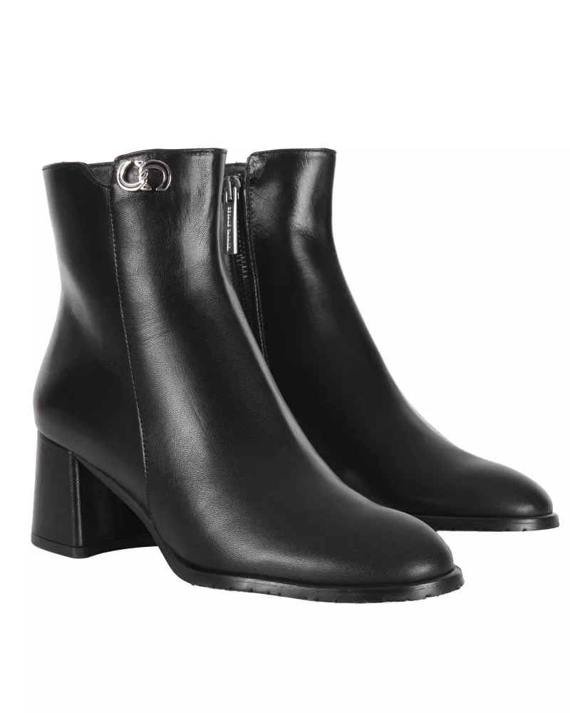 czarne-botki-na-obcasie-cesare-casadei-55638pntur0000k