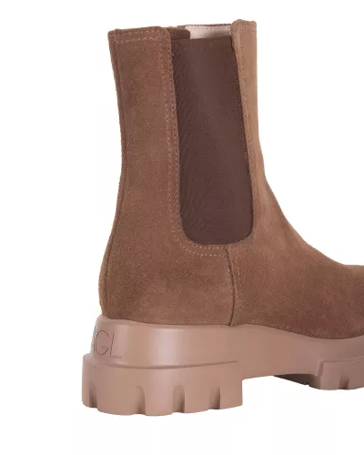 brazowe-zamszowe-botki-agl-d756591pgkag650