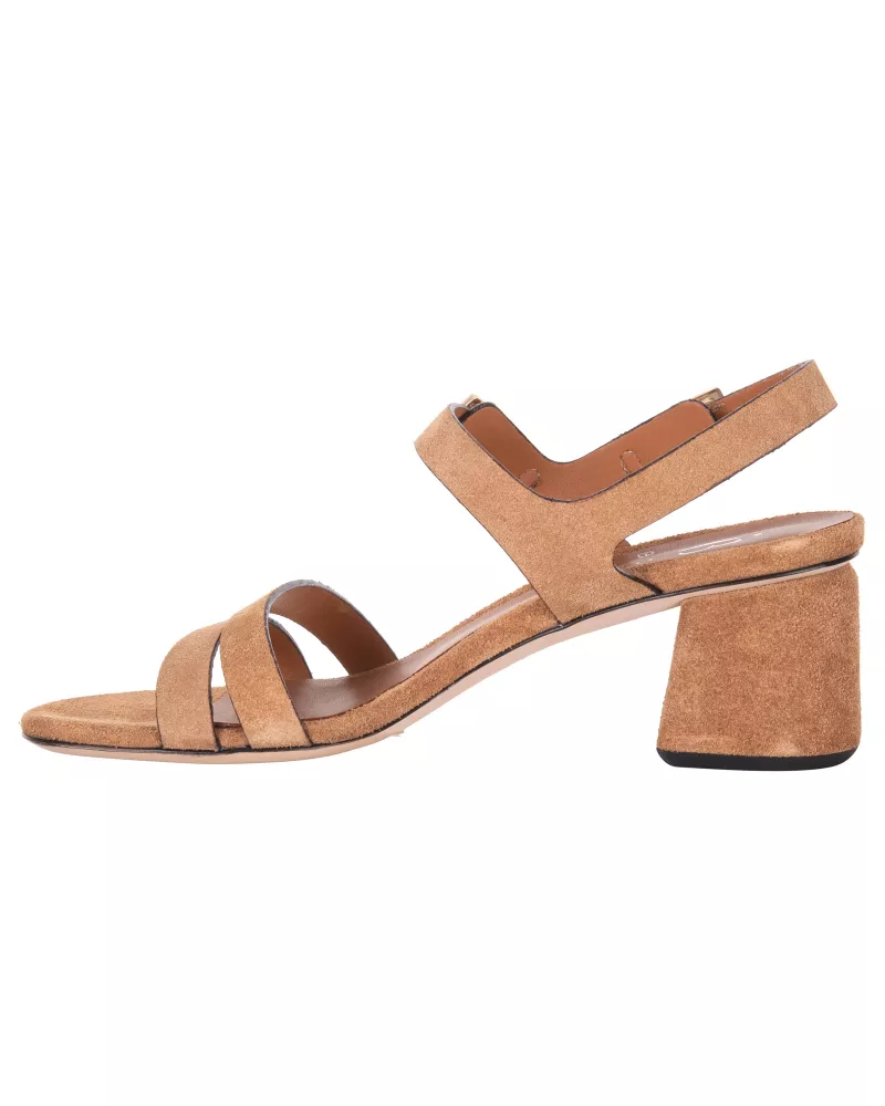 zamszowe-sandaly-na-obcasie-bugno-k101-bgn26l zamszowe-sandaly-na-obcasie-bugno-k101-bgn26l